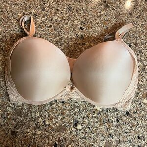 Victoria’s Secret women’s bra size 36DDD nude push up bra no size or brand tag